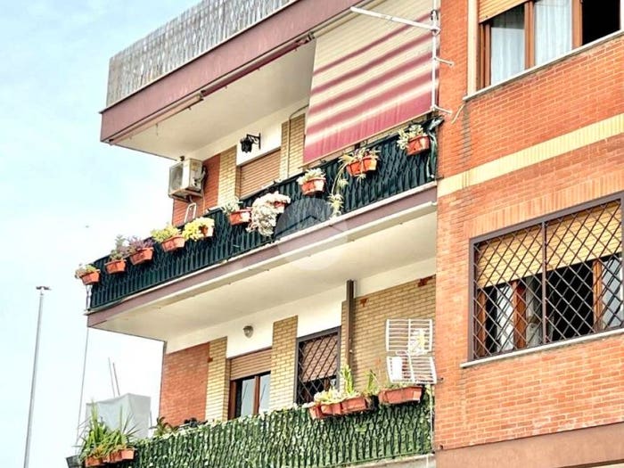 Appartamento quadrilocale in vendita in Via di Pratolungo Casilino, Borghesiana, Roma