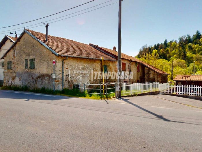 Casa con 6 locali in vendita in Via Codevilla, Centro, Calizzano