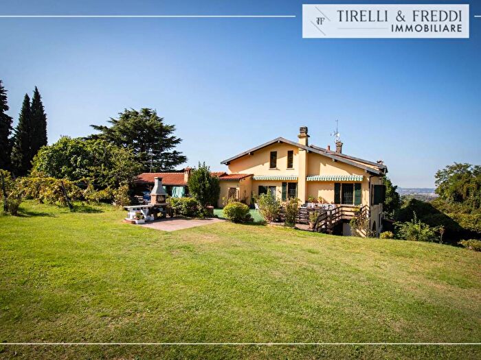 Casa con 6 locali in vendita in Via Campiani, Cellatica