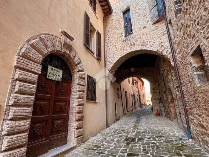 Appartamento quadrilocale in vendita in Via S Martino, Centro, Nocera Umbra
