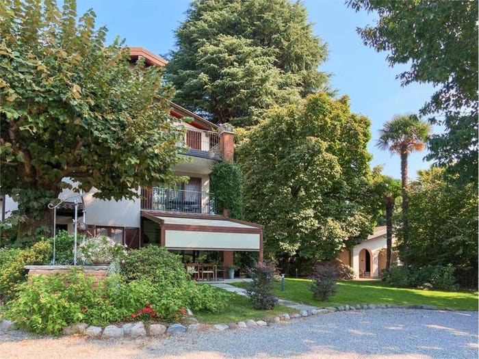Casa con 6 locali in vendita in Via Pasubio, Centro, Besozzo