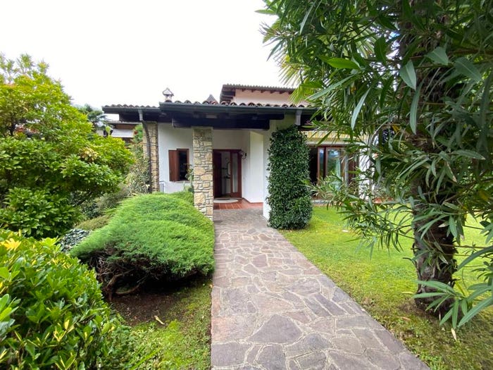 Casa con 6 locali in vendita in Via Guglielmo Marconi, Centro, Lavena Ponte Tresa