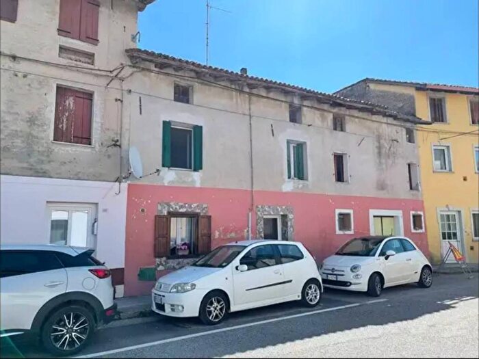 Appartamento con 5 locali in vendita in Via Montegrappa, Variano, Basiliano