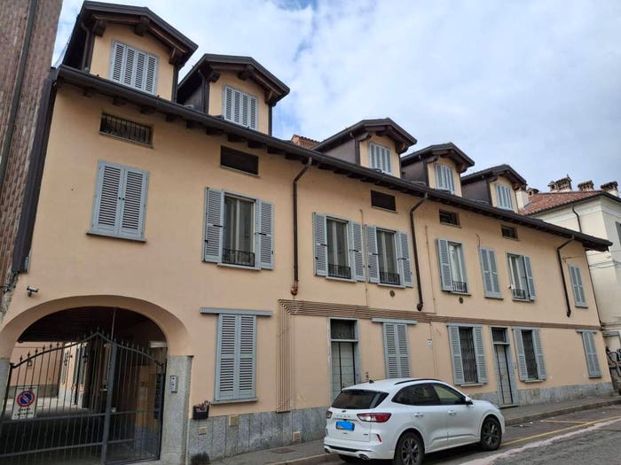 Casa trilocale in vendita in Via Camillo Benso di Cavour, Melegnano