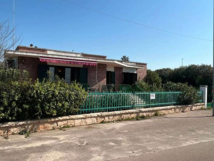 Casa quadrilocale in vendita in Via Riccione SNC, Centro, Porto Cesareo