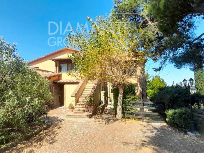 Casa con 6 locali in vendita in Centro, Cinigiano
