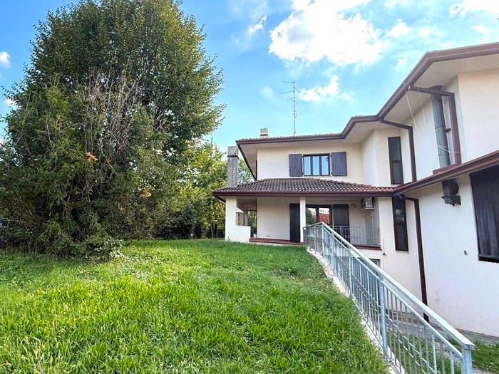 Casa trilocale in vendita in Via Daniele Manin, Centro, Roveredo in Piano