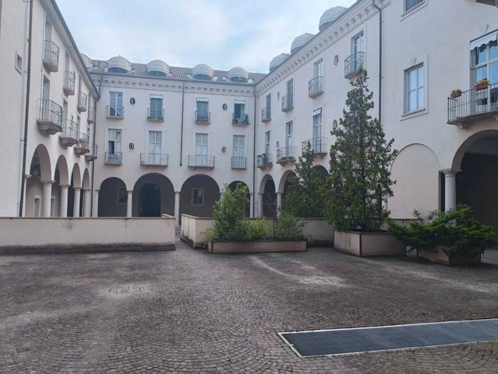 Appartamento con 5 locali in vendita in Via G A Chenna, Piazza della Libertà, Alessandria