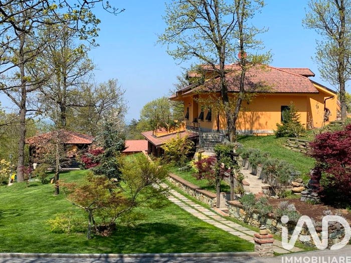 Casa con 6 locali in vendita in Strada TERMO, Centro, Ovada