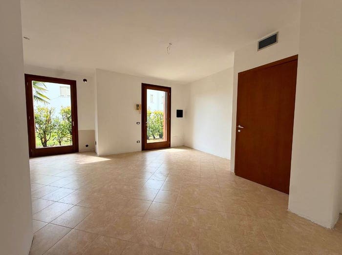 Appartamento trilocale in vendita in Via Monti del Sole, Centro, Preganziol