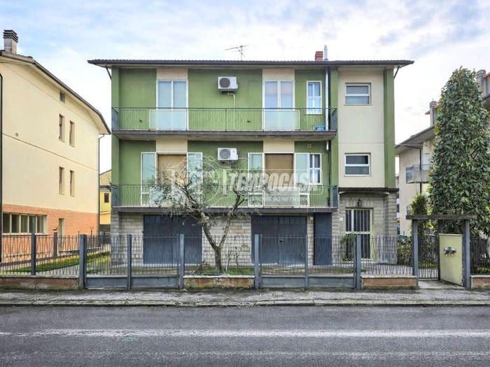 Appartamento con 5 locali in vendita in Via Tavollo, Cava, Forlì