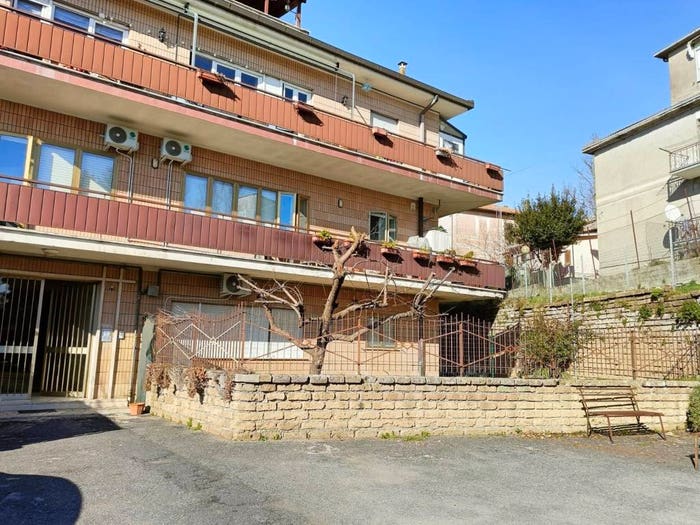 Appartamento trilocale in vendita in Via Giulio II, Centro, Ronciglione