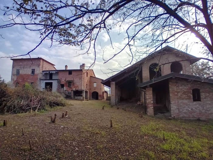 Casa con 6 locali in vendita in Via Castelfelice, Montebello della Battaglia