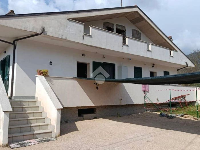 Casa trilocale in vendita in Via Casale Alto, Alatri