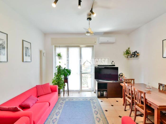 Appartamento trilocale in vendita in Via Tommaso Perti, Lipomo