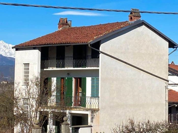 Casa quadrilocale in vendita in Via Perosio, Centro, Caravino