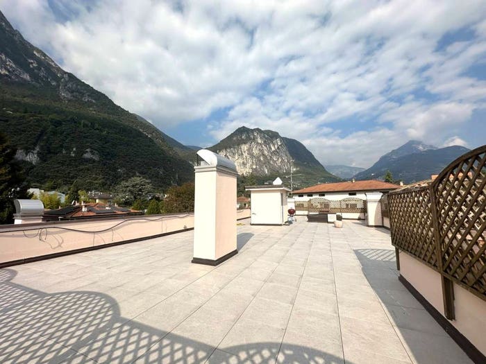 Casa con 5 locali in vendita in Viale dei Tigli, Centro, Riva del Garda