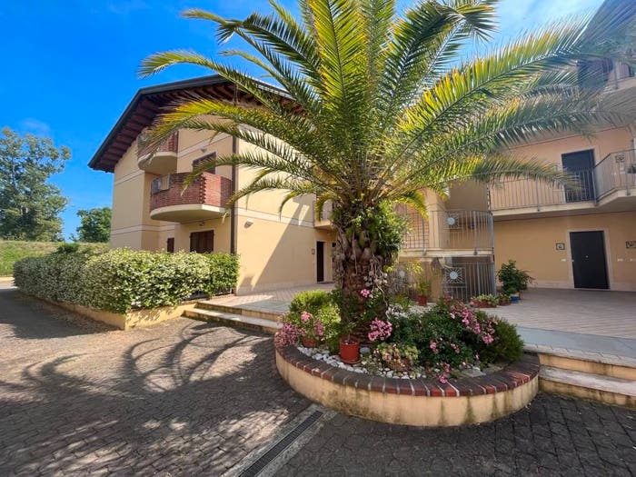 Appartamento con 5 locali in vendita in Via Puliche, Marina di Massa Centro, Massa