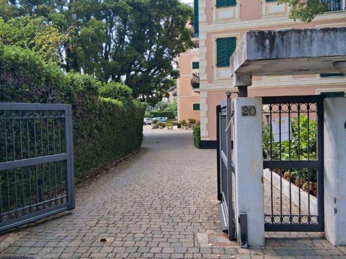 Appartamento trilocale in vendita in Viale delle Palme, Nervi, Genova