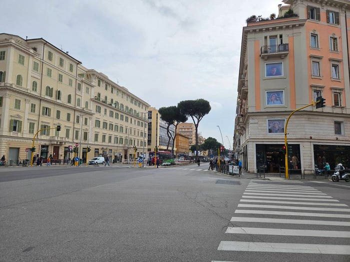 Appartamento quadrilocale in vendita in Via Magnagrecia, San Giovanni, Roma