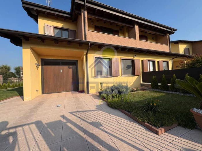 Casa quadrilocale in vendita in via Sandro Pertini, Pieve d'Olmi