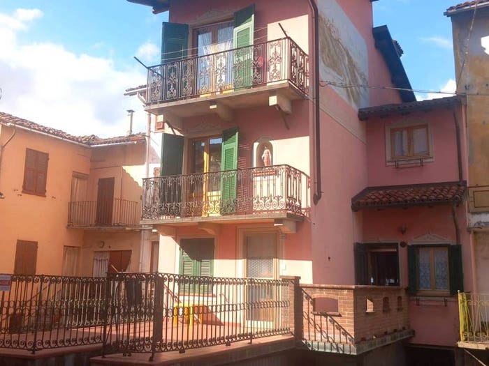 Casa con 6 locali in vendita in Via Irmo Ferrari, San Cristoforo