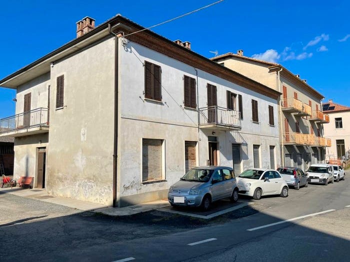 Casa con 6 locali in vendita in Regione Sant'Antonio, Canelli