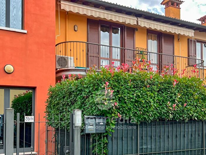 Appartamento trilocale in vendita in Via Redipuglia, Centro, Castel Mella
