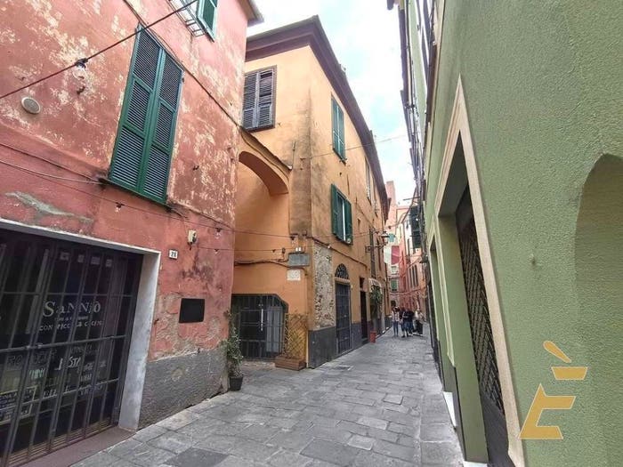 Appartamento quadrilocale in vendita in via torlaro, Centro, Albenga