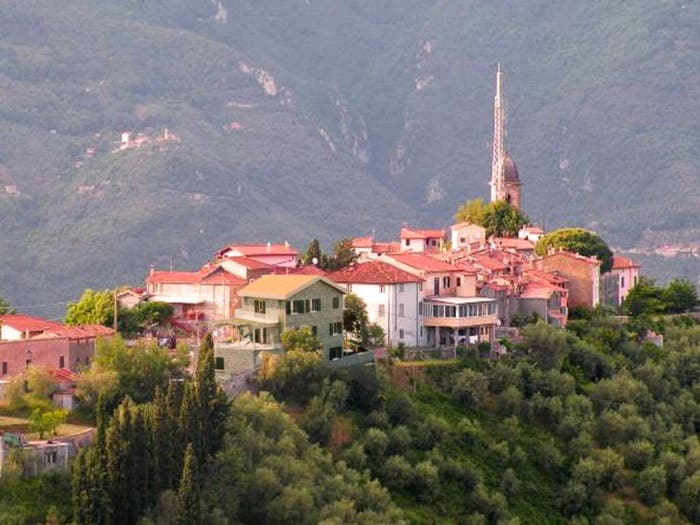 Casa con 6 locali in vendita in Via degli Uomini, Camaiore Paese, Camaiore