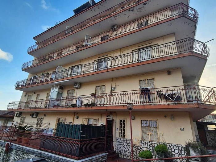 Appartamento trilocale in vendita in Via Beniamino Segre, Pianura, Napoli