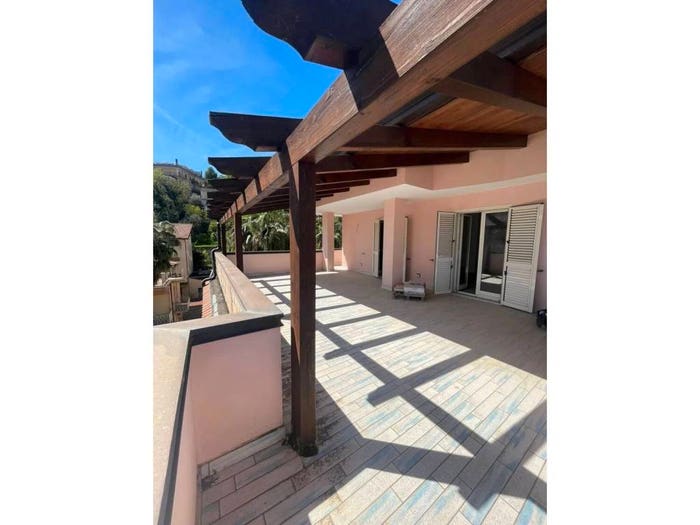 Appartamento trilocale in vendita in Via San Pio X No Number, Centro, Agropoli