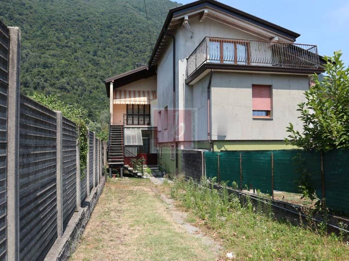 Appartamento bilocale in vendita in Via Pradaccio, Laveno, LavenoMombello