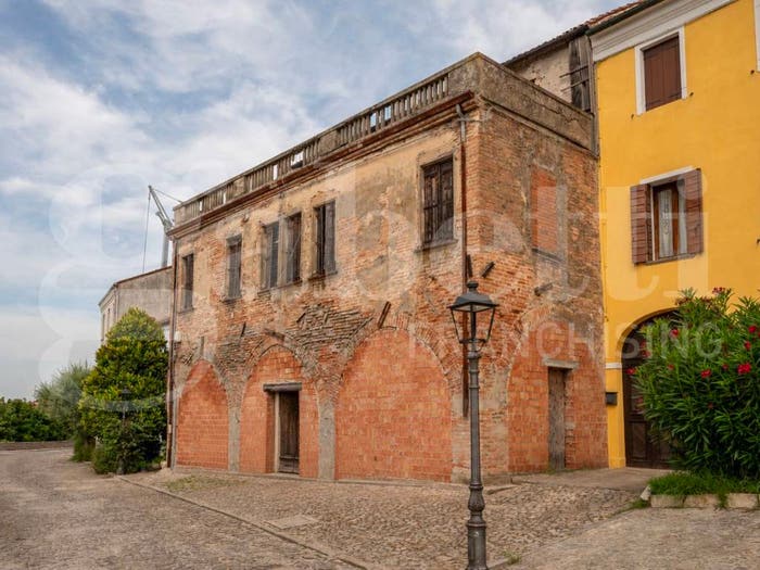 Casa con 6 locali in vendita in Via SMartino, Centro, Monselice