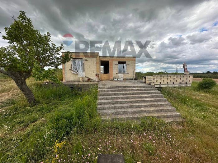 Casa trilocale in vendita in contrada mannarone, Gravina in Puglia