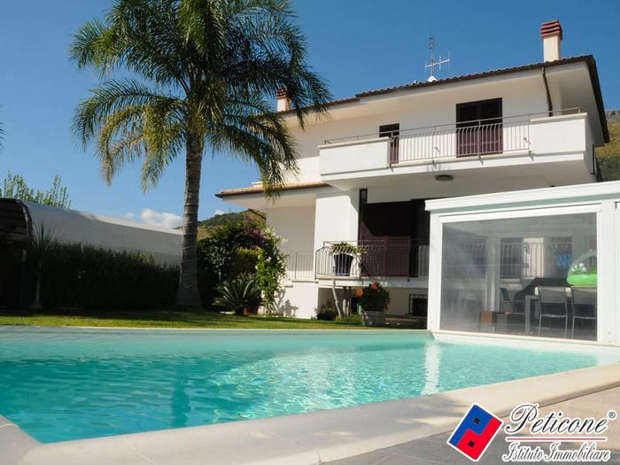 Casa con 6 locali in vendita in Via Querce, Centro, Fondi