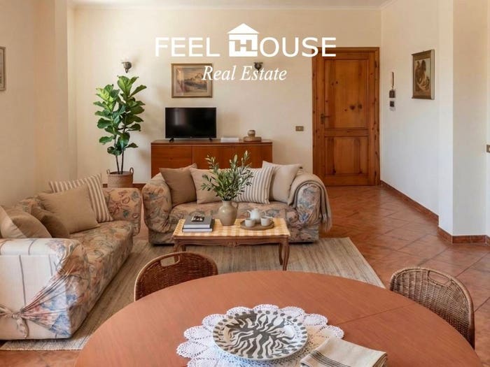 Casa quadrilocale in vendita in Via dei Colli, Sambuci