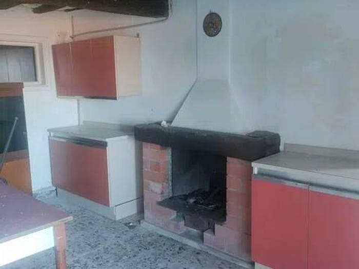 Casa con 6 locali in vendita in Via Cavanella, Ortonovo, Luni