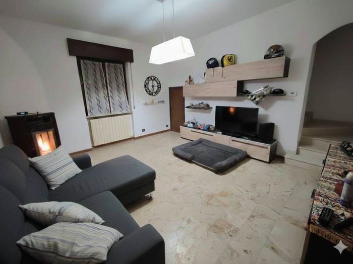 Casa quadrilocale in vendita in Izano