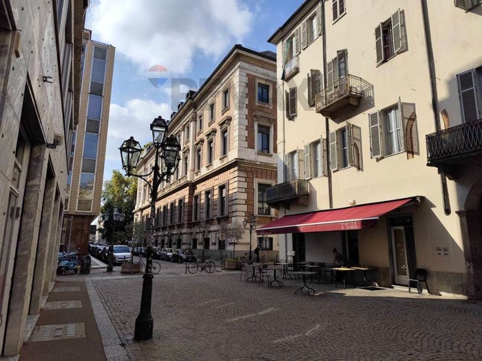 Appartamento con 6 locali in vendita in Quadrilatero Romano, Torino