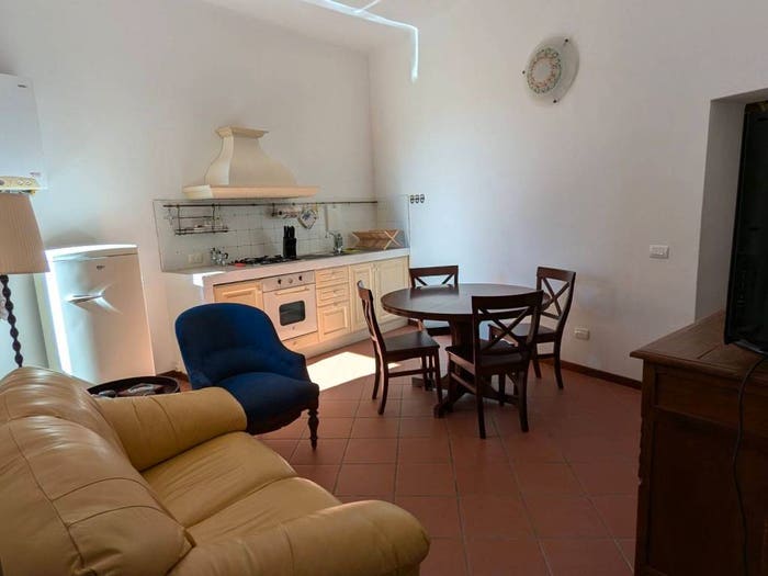 Appartamento trilocale in vendita in Via Borgoratti, Centro, Carro