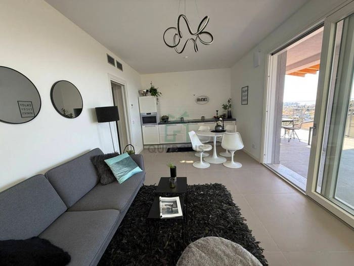 Casa in vendita in Via Gardesana dell'Acqua, Centro, Bardolino