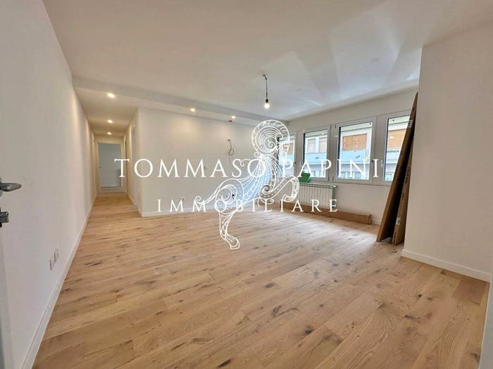Appartamento trilocale in vendita in Via Arnolfo, Beccaria Colombo, Firenze