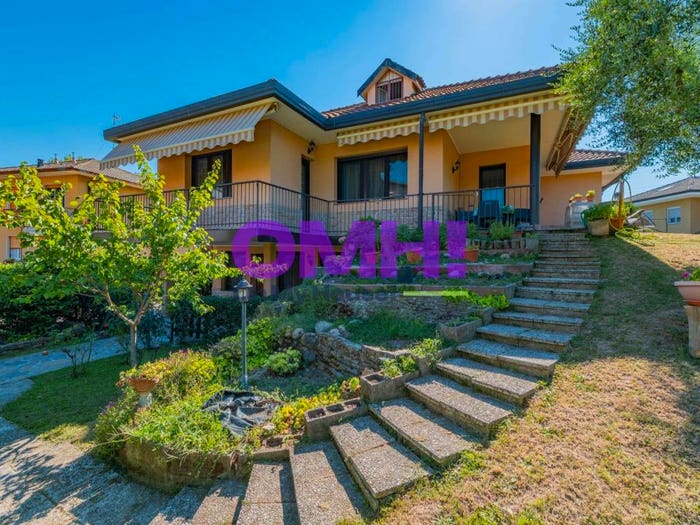 Casa con 6 locali in vendita in Via Omero, Centro, Parabiago