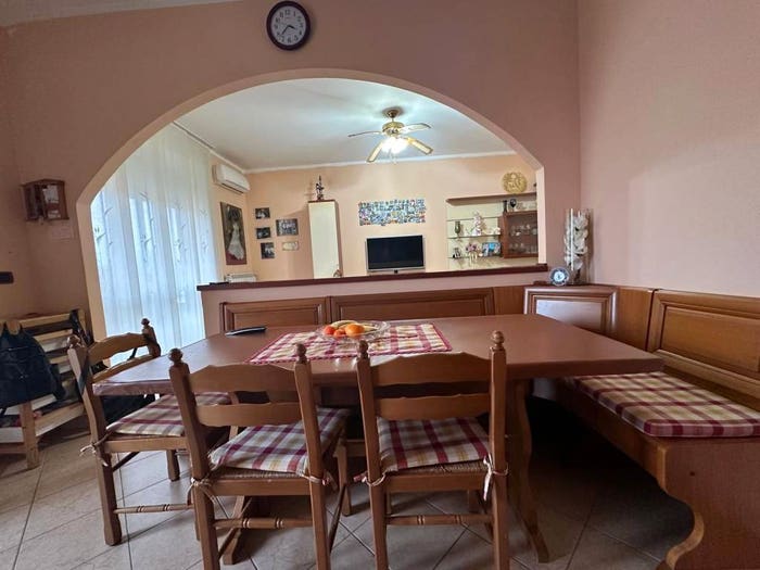 Appartamento trilocale in vendita in Via Giuseppe Garibaldi, Centro, Ferno