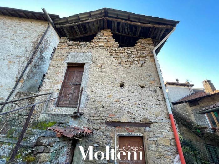 Casa con 5 locali in vendita in Via Genico, Lierna