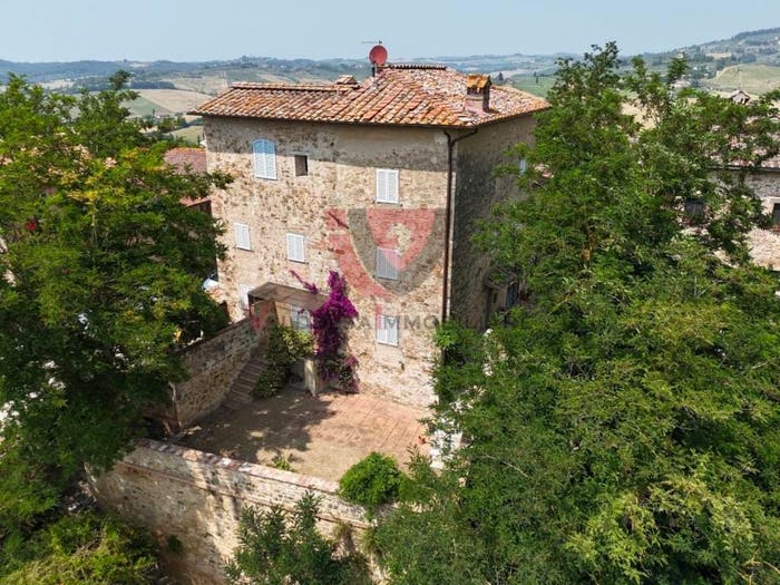 Casa con 6 locali in vendita in Località Gavignano, Poggibonsi