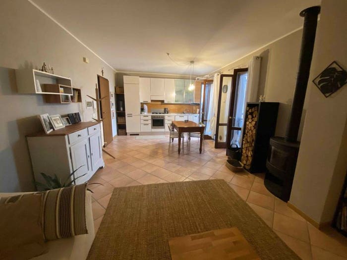 Appartamento trilocale in affitto in Via Roma, Castelnuovo Ne' Monti, Castelnovo Ne' Monti