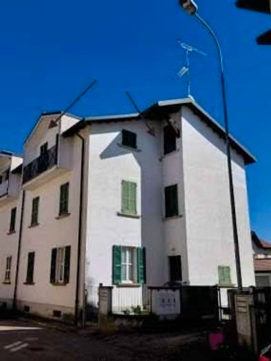Appartamento trilocale in vendita in via XXV Aprile, Centro, Vedano Olona
