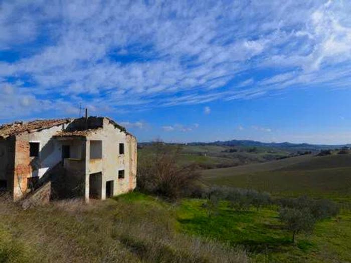 Casa con 6 locali in vendita in Appignano del Tronto